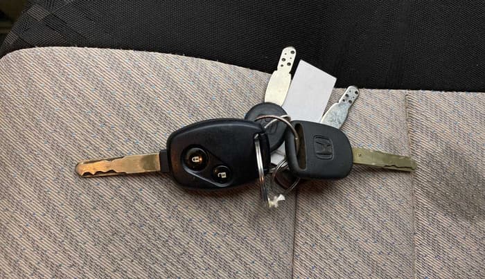 2015 Honda Brio S MT, Petrol, Manual, 34,057 km, Key Close Up
