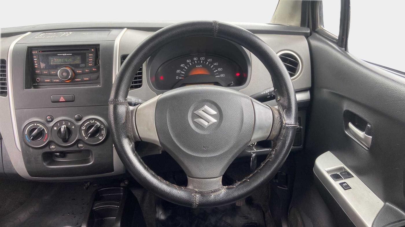 2012 Maruti Wagon R 1.0 LXI, Petrol, Manual, 89,751 km, Steering Wheel Close Up