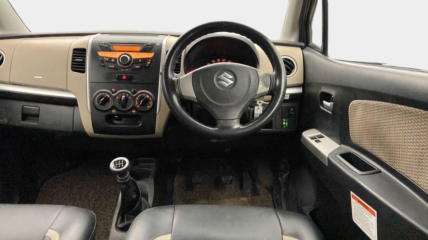 2017 Maruti Wagon R 1.0 LXI CNG, CNG, Manual, 82,628 km, Steering Wheel Close Up