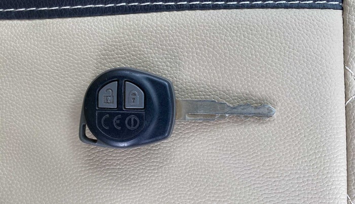 2018 Maruti Dzire VXI, Petrol, Manual, 52,910 km, Key Close Up