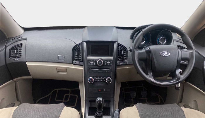 2017 Mahindra XUV500 W4, Diesel, Manual, 23,745 km, Dashboard