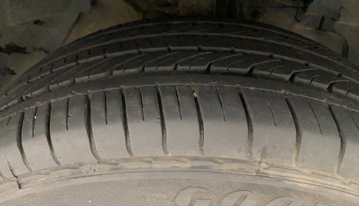 2022 Tata NEXON XM PLUS SUNROOF PETROL, Petrol, Manual, 12,086 km, Right Front Tyre Tread