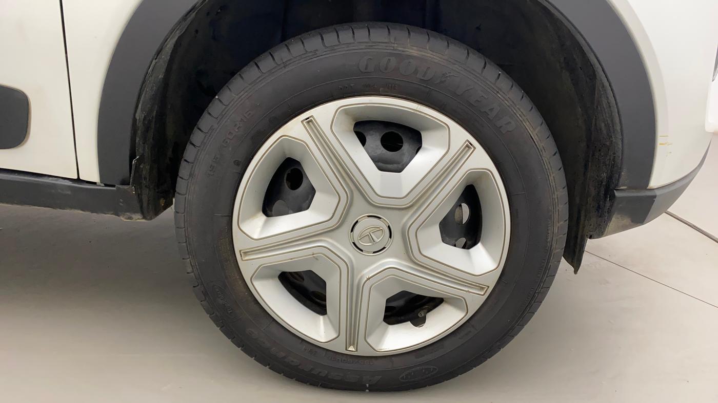 2022 Tata NEXON XM PLUS SUNROOF PETROL, Petrol, Manual, 12,086 km, Right Front Wheel