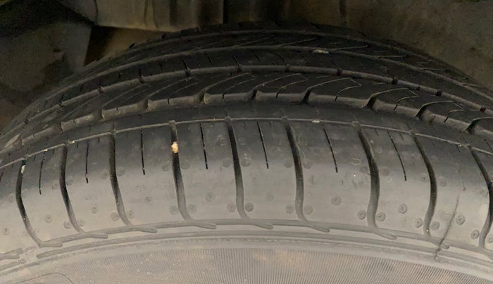 2022 Tata NEXON XM PLUS SUNROOF PETROL, Petrol, Manual, 12,086 km, Right Rear Tyre Tread