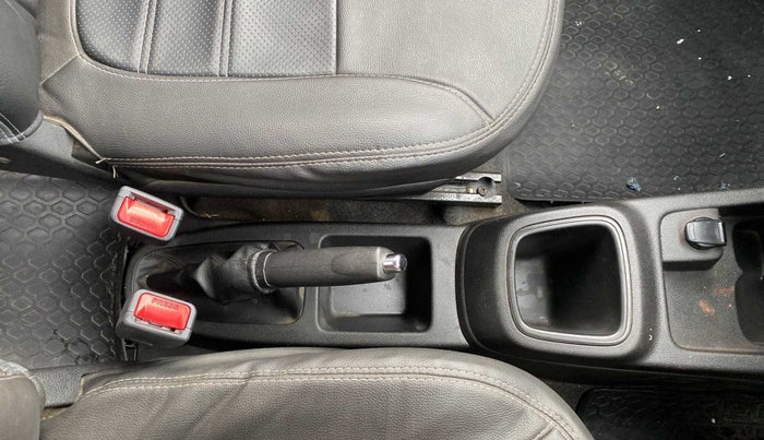 2018 Renault Kwid RXT 1.0 AMT, Petrol, Automatic, 35,797 km, Gear Lever