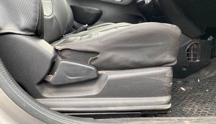 2018 Renault Kwid RXT 1.0 AMT, Petrol, Automatic, 35,797 km, Driver Side Adjustment Panel