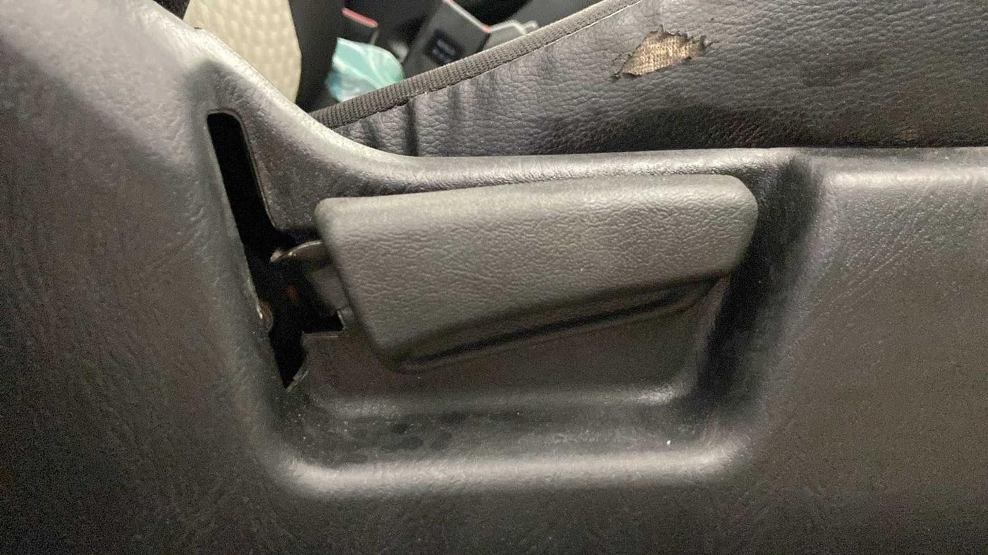 2022 Maruti Alto VXI, Petrol, Manual, 27,017 km, Driver Side Adjustment Panel