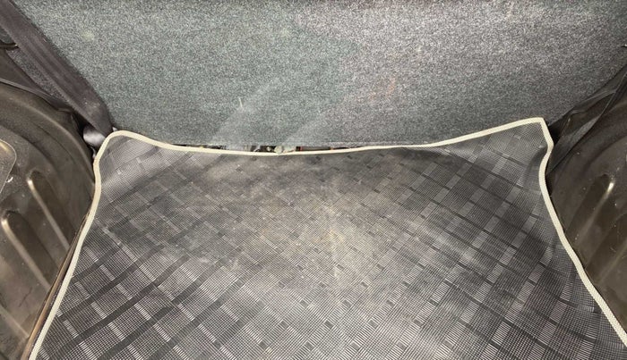 2017 Renault Kwid RXT 1.0 AMT (O), Petrol, Automatic, 33,191 km, Boot Inside