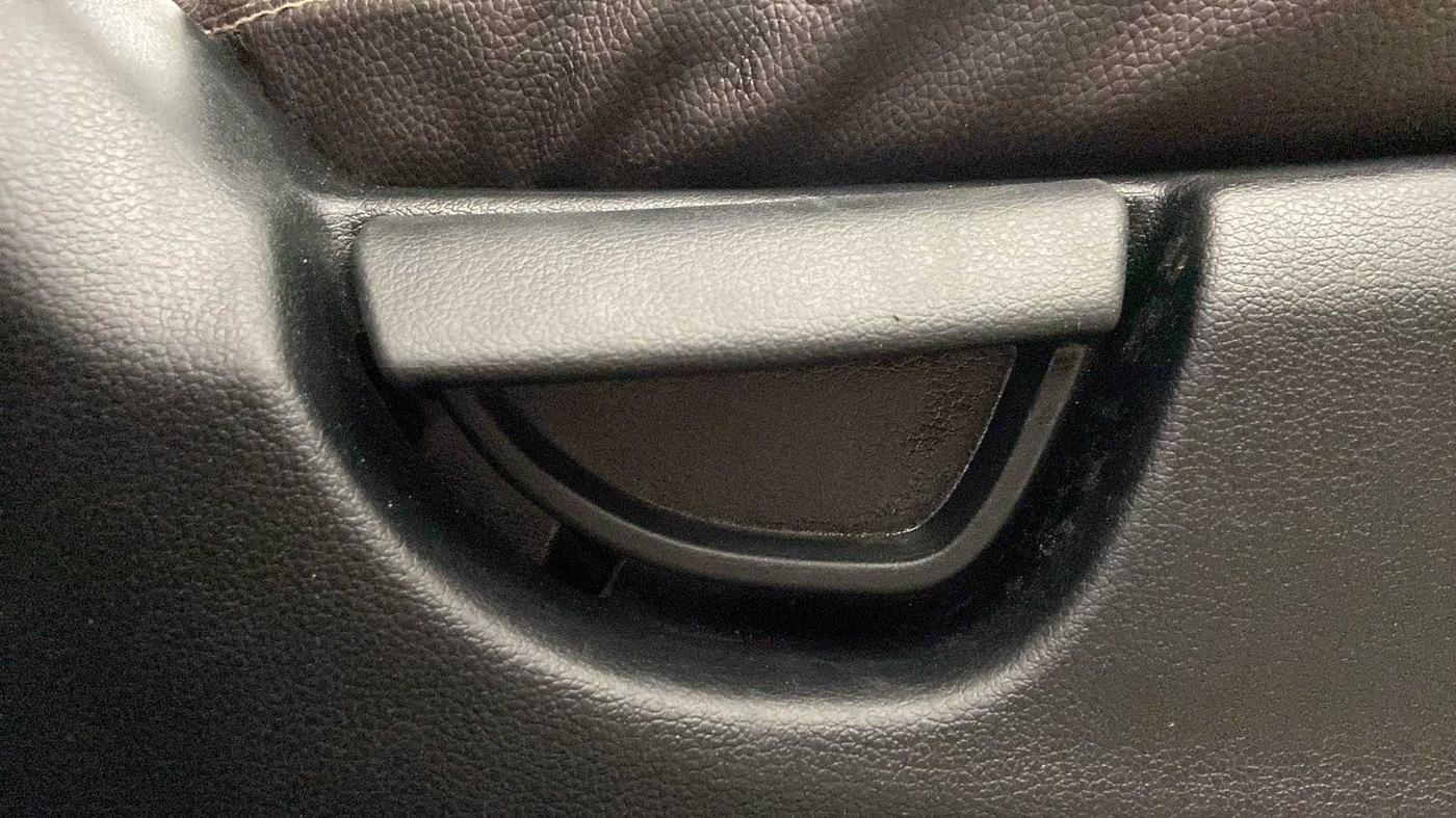 2018 Hyundai NEW SANTRO MAGNA CNG, CNG, Manual, 69,865 km, Driver Side Adjustment Panel