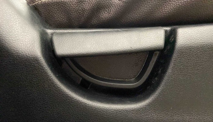 2018 Hyundai NEW SANTRO MAGNA CNG, CNG, Manual, 69,865 km, Driver Side Adjustment Panel