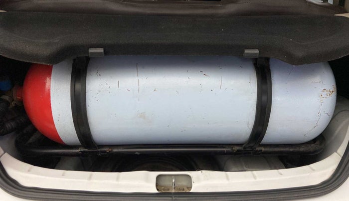 2018 Hyundai NEW SANTRO MAGNA CNG, CNG, Manual, 69,865 km, Boot Inside