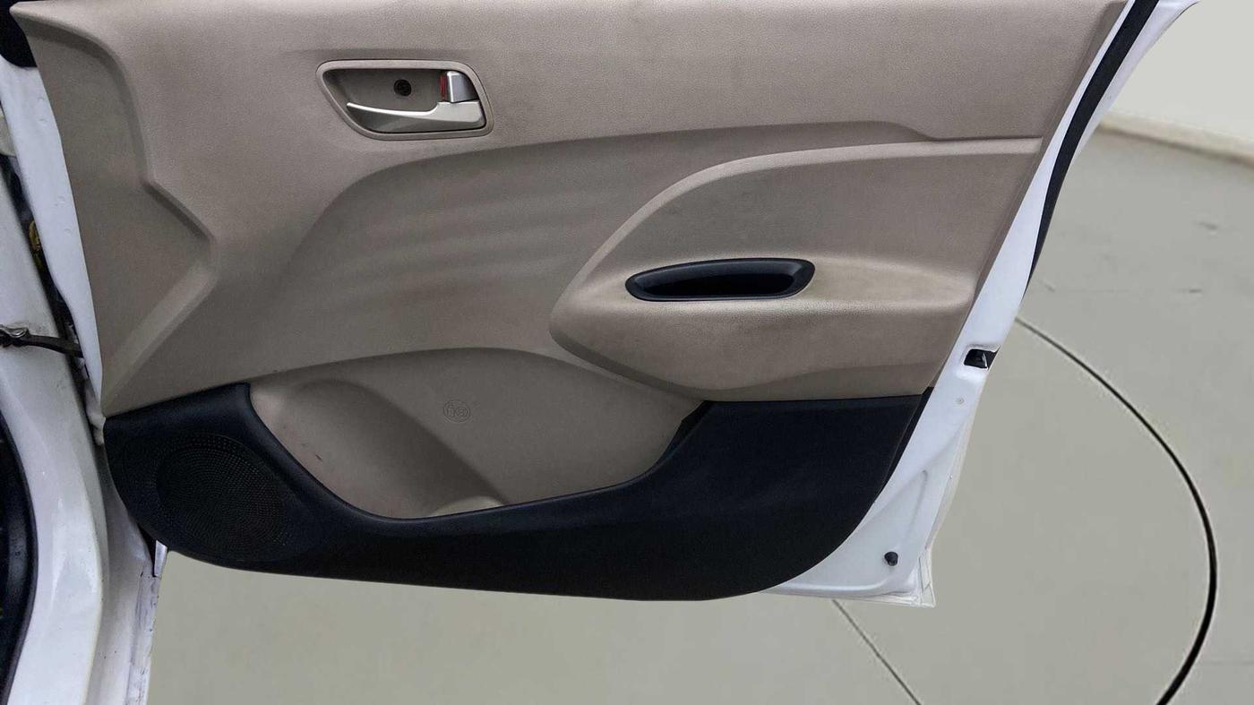 2018 Hyundai NEW SANTRO MAGNA CNG, CNG, Manual, 69,865 km, Driver Side Door Panels Control