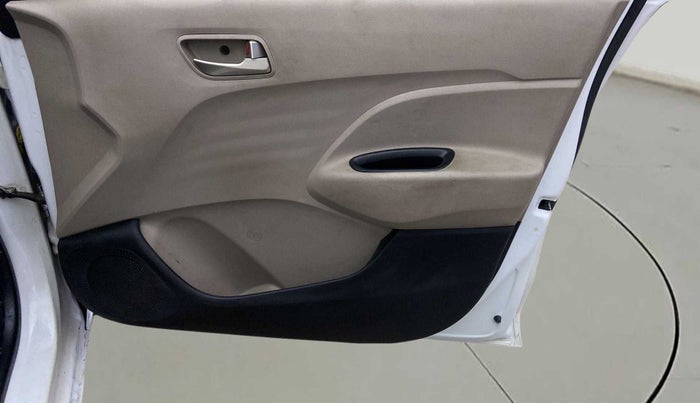 2018 Hyundai NEW SANTRO MAGNA CNG, CNG, Manual, 69,865 km, Driver Side Door Panels Control