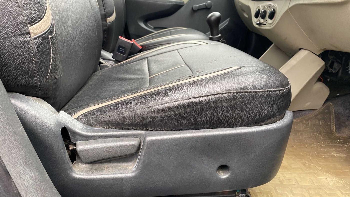 2015 Maruti Alto K10 LXI, Petrol, Manual, 57,981 km, Driver Side Adjustment Panel