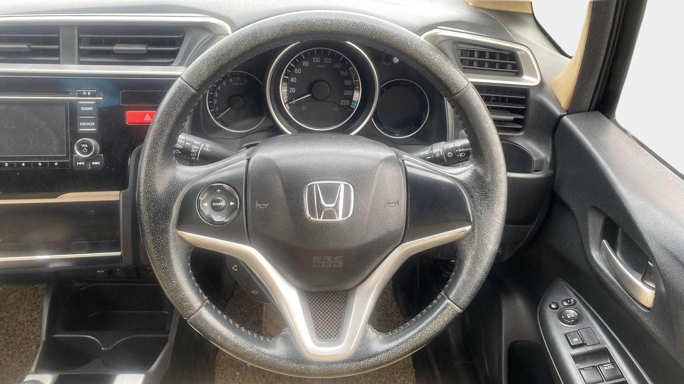 2016 Honda Jazz 1.2L I-VTEC V, CNG, Manual, 1,14,292 km, Steering Wheel Close Up