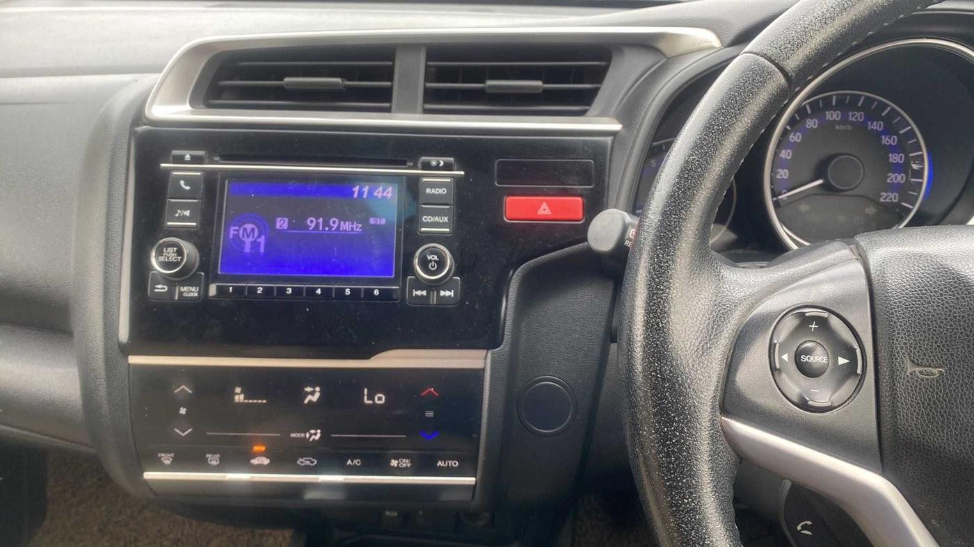 2016 Honda Jazz 1.2L I-VTEC V, CNG, Manual, 1,14,292 km, Air Conditioner
