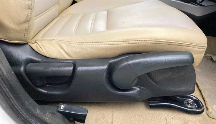 2017 Honda City 1.5L I-VTEC V MT, Petrol, Manual, 1,16,063 km, Driver Side Adjustment Panel