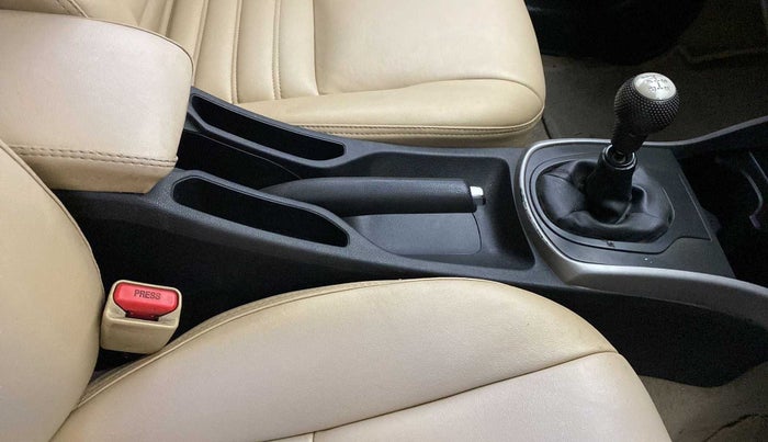 2017 Honda City 1.5L I-VTEC V MT, Petrol, Manual, 1,16,063 km, Gear Lever