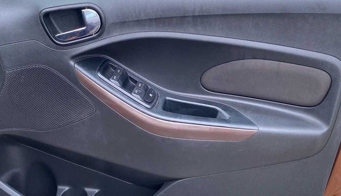 2018 Ford FREESTYLE TITANIUM 1.2 PETROL, Petrol, Manual, 34,295 km, Driver Side Door Panels Control