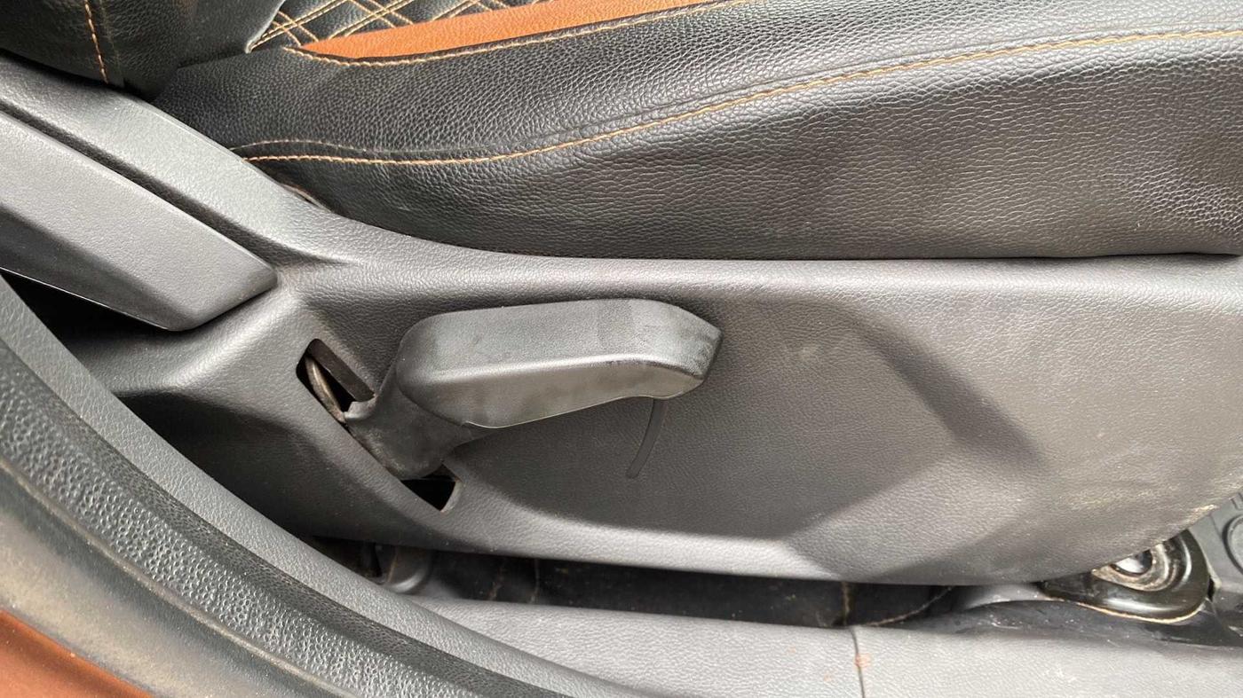 2018 Ford FREESTYLE TITANIUM 1.2 PETROL, Petrol, Manual, 34,295 km, Driver Side Adjustment Panel