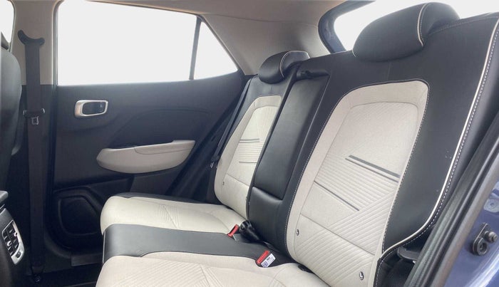 2023 Hyundai VENUE SX (O) 1.0 TURBO DCT, Petrol, Automatic, 7,330 km, Right Side Rear Door Cabin
