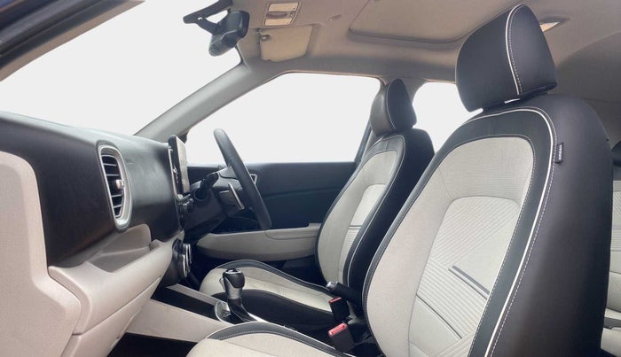 2023 Hyundai VENUE SX (O) 1.0 TURBO DCT, Petrol, Automatic, 7,330 km, Right Side Front Door Cabin