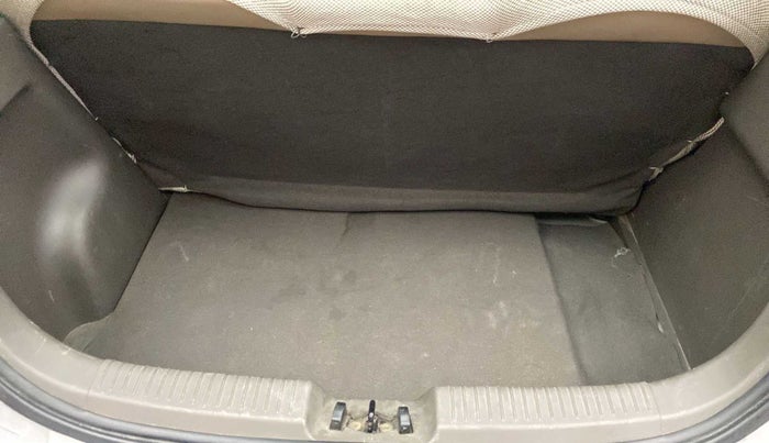 2013 Hyundai i10 ERA 1.1, Petrol, Manual, 46,610 km, Boot Inside
