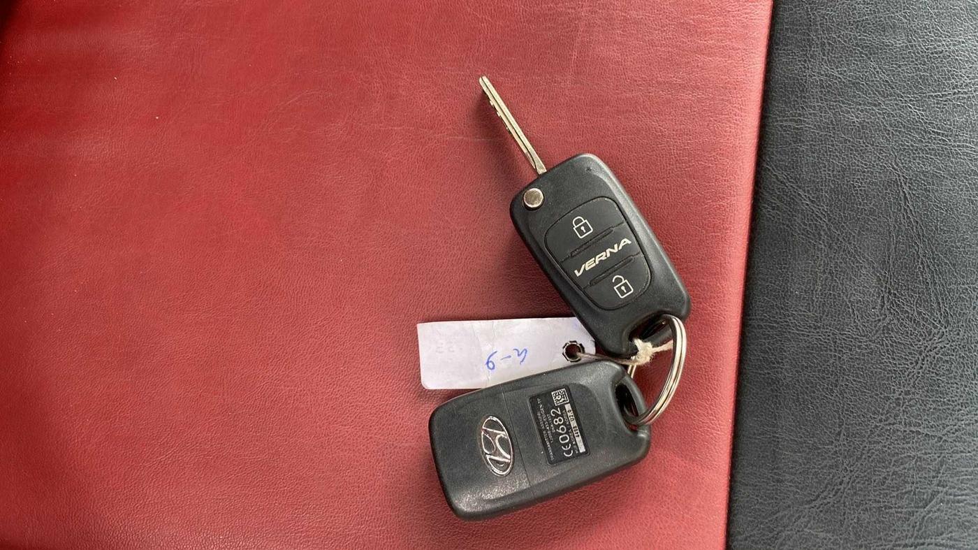 2013 Hyundai Verna FLUIDIC 1.6 VTVT SX, Petrol, Manual, 57,074 km, Key Close Up