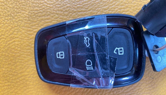 2020 Tata NEXON XZA PLUS (O) PETROL DUAL TONE, Petrol, Automatic, 45,237 km, Key Close Up