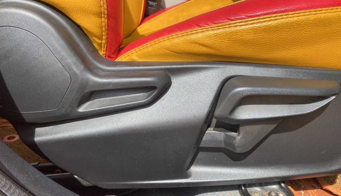 2020 Tata NEXON XZA PLUS (O) PETROL DUAL TONE, Petrol, Automatic, 45,237 km, Driver Side Adjustment Panel
