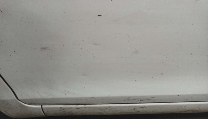 2012 Maruti Swift VDI, Diesel, Manual, 96,691 km, Front passenger door - Slight discoloration