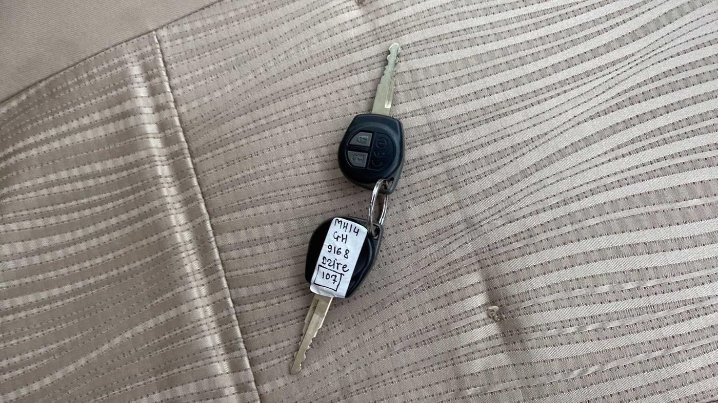 2017 Maruti Dzire VDI, Diesel, Manual, 53,904 km, Key Close Up