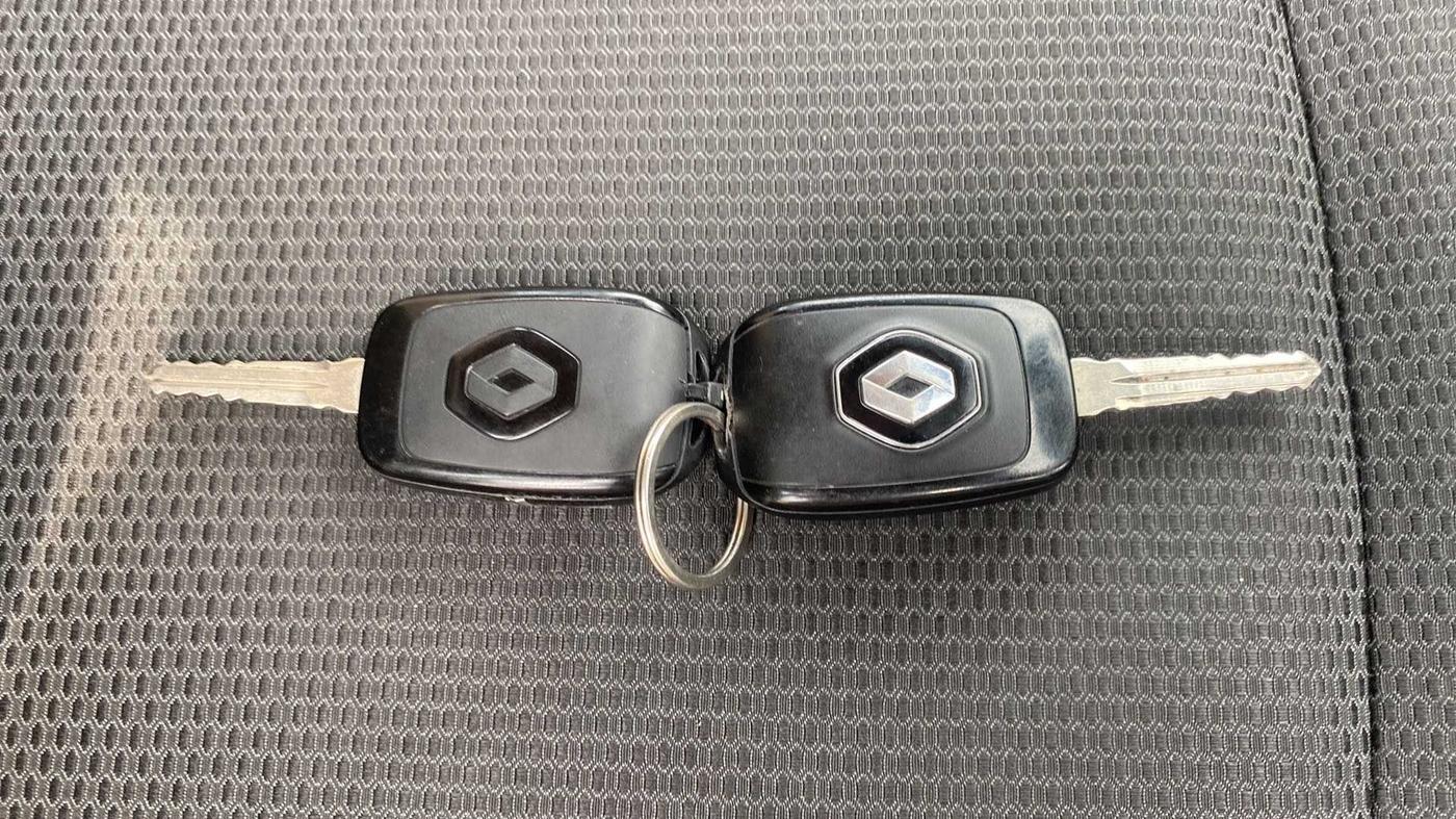 2022 Renault TRIBER RXT AMT, Petrol, Automatic, 5,146 km, Key Close Up