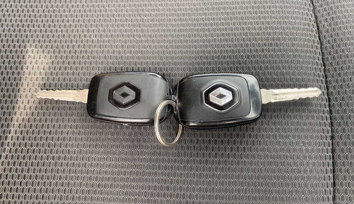 2022 Renault TRIBER RXT AMT, Petrol, Automatic, 5,146 km, Key Close Up