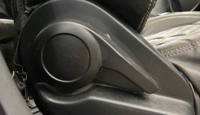 2021 Tata ALTROZ XE PETROL, Petrol, Manual, 44,120 km, Driver Side Adjustment Panel