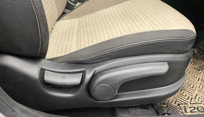 2018 Hyundai Elite i20 SPORTZ 1.2, Petrol, Manual, 48,924 km, Driver Side Adjustment Panel