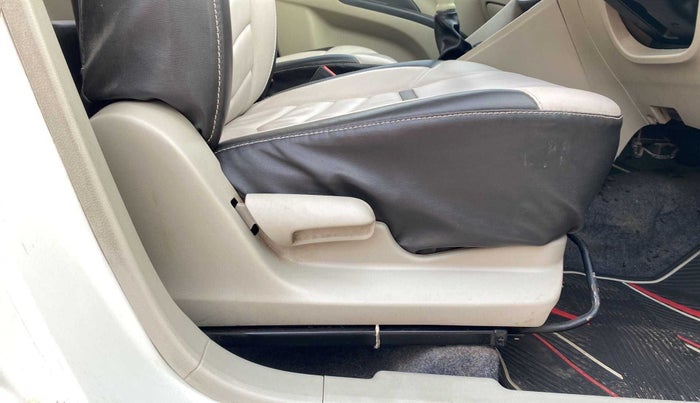2014 Maruti Celerio VXI, Petrol, Manual, 44,589 km, Driver Side Adjustment Panel