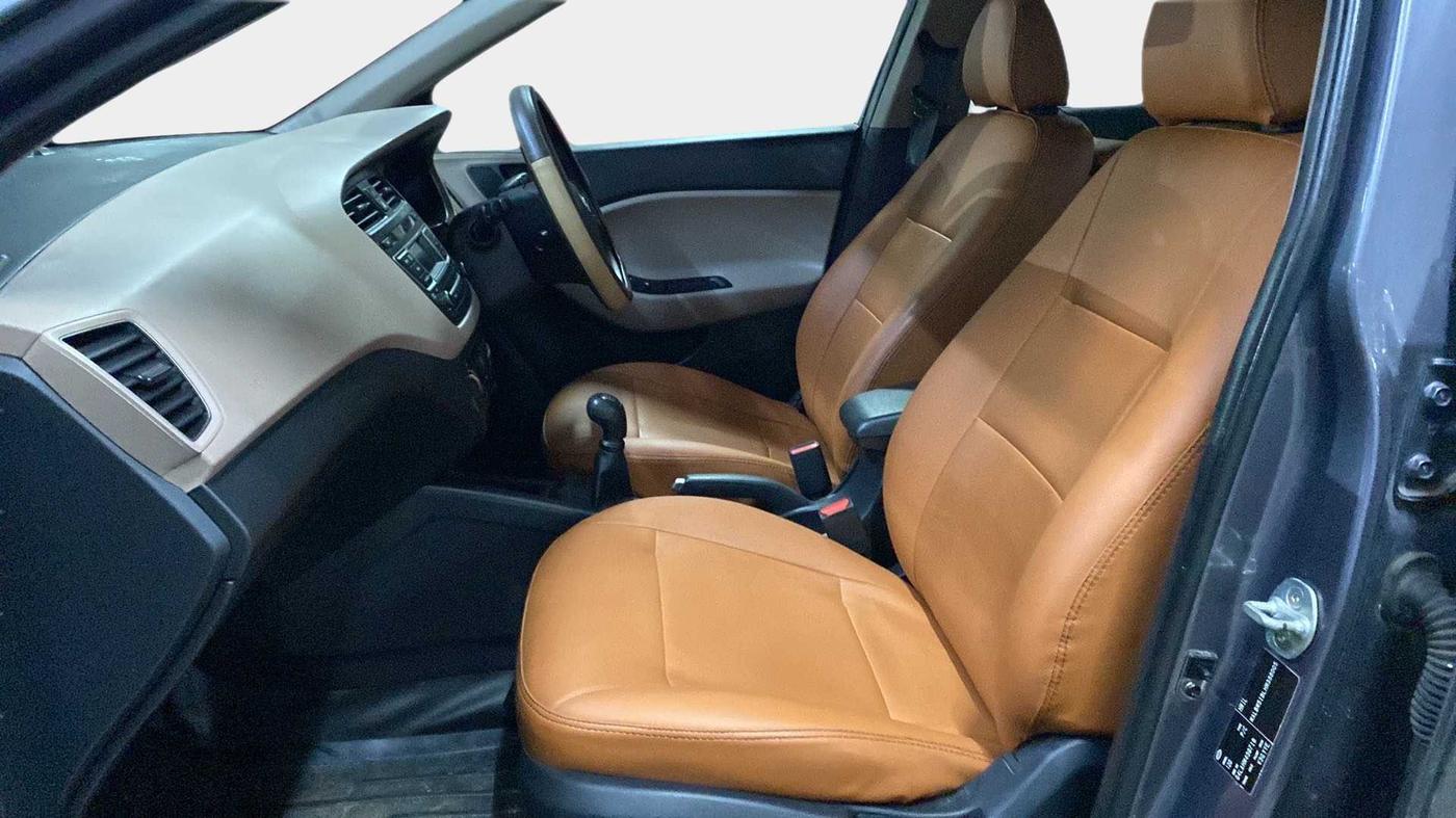 2017 Hyundai Elite i20 MAGNA EXECUTIVE 1.2, Petrol, Manual, 31,359 km, Right Side Front Door Cabin