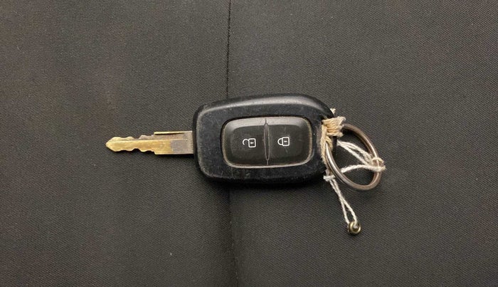 2019 Renault Kwid CLIMBER 1.0 AMT, CNG, Automatic, 42,387 km, Key Close Up