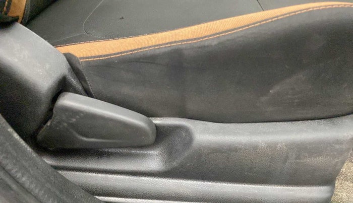 2019 Renault Kwid CLIMBER 1.0 AMT, CNG, Automatic, 42,387 km, Driver Side Adjustment Panel