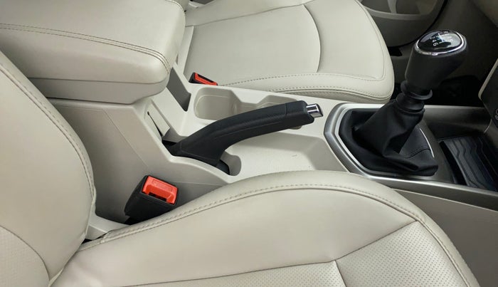 2022 Mahindra XUV300 W8 (O) 1.5 DIESEL, Diesel, Manual, 11,220 km, Gear Lever