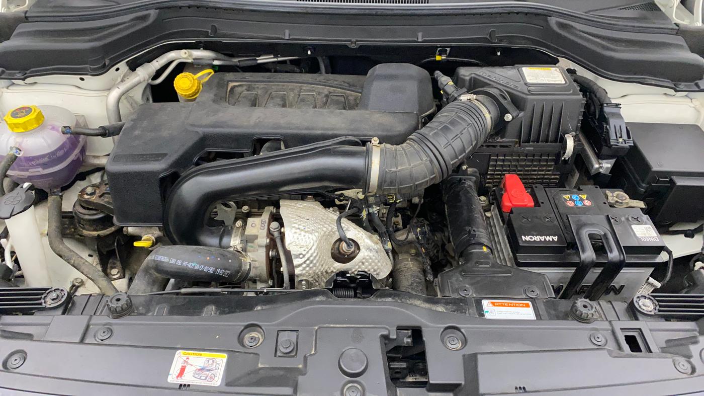 2022 Mahindra XUV300 W8 (O) 1.5 DIESEL, Diesel, Manual, 11,220 km, Open Bonet