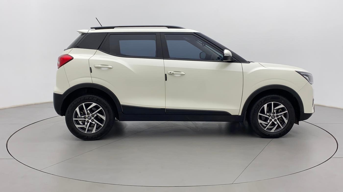 2022 Mahindra XUV300 W8 (O) 1.5 DIESEL, Diesel, Manual, 11,220 km, Right Side View