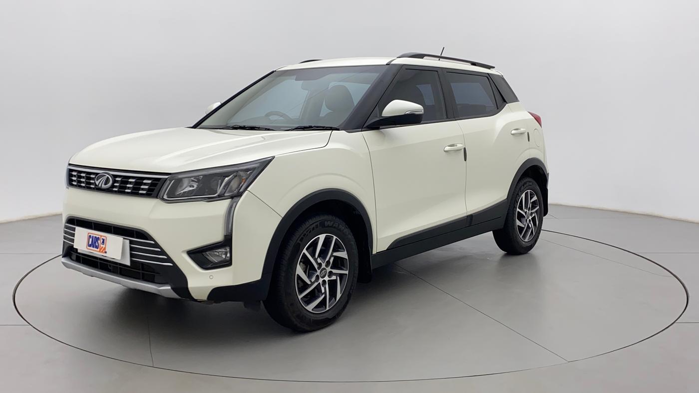 2022 Mahindra XUV300 W8 (O) 1.5 DIESEL, Diesel, Manual, 11,220 km, Left Front Diagonal