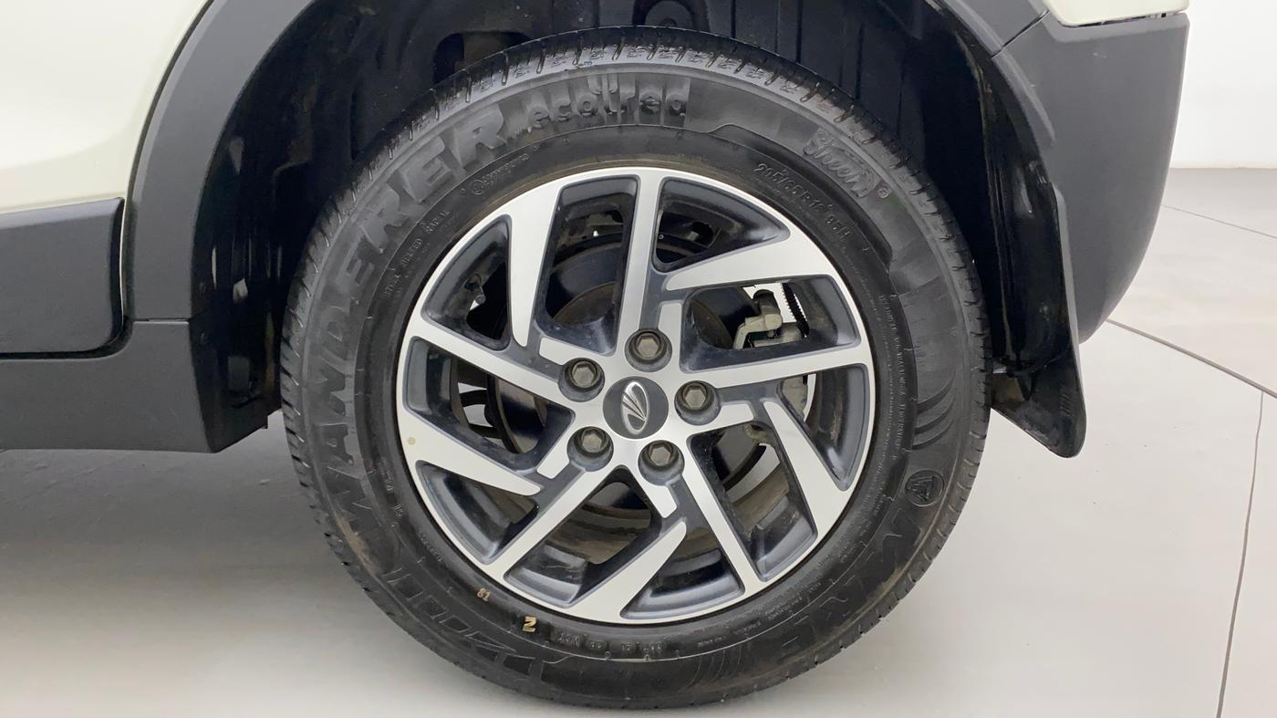 2022 Mahindra XUV300 W8 (O) 1.5 DIESEL, Diesel, Manual, 11,220 km, Left Rear Wheel