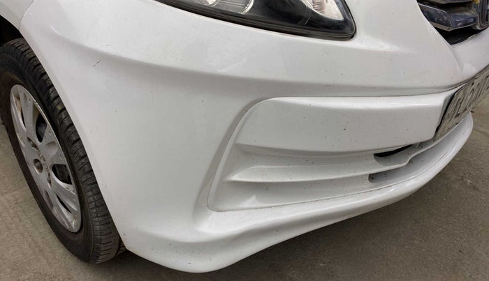 2015 Honda Amaze 1.2L I-VTEC S, Petrol, Manual, 97,074 km, Front bumper - Chrome strip damage