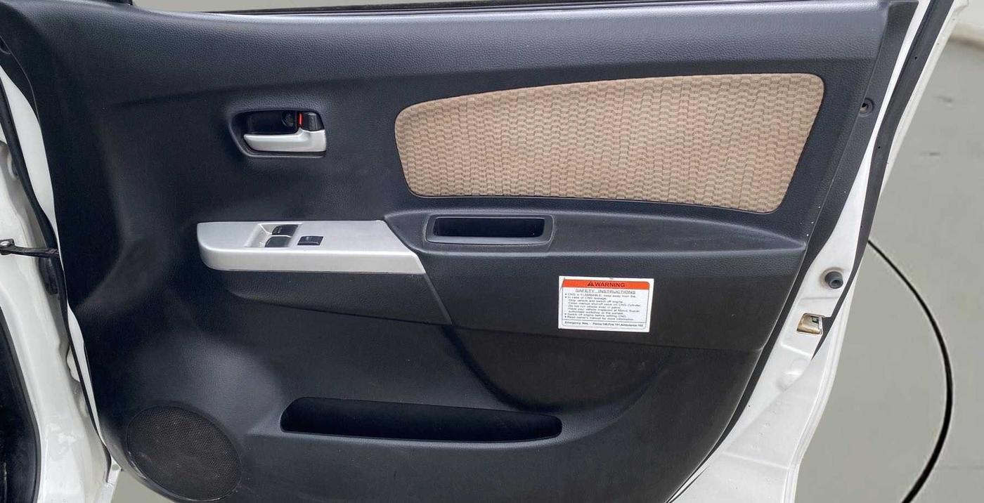 2017 Maruti Wagon R 1.0 LXI CNG, CNG, Manual, 49,358 km, Driver Side Door Panels Control
