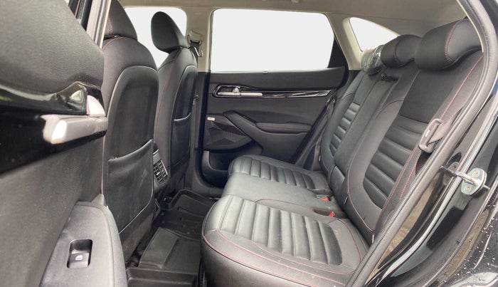2022 KIA SELTOS GTX PLUS DCT 1.4 PETROL, Petrol, Automatic, 22,338 km, Right Side Rear Door Cabin