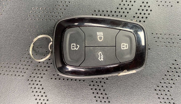 2021 Tata ALTROZ XZ PLUS I-TURBO PETROL DARK EDITION, Petrol, Manual, 25,058 km, Key Close Up