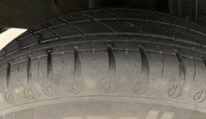 2021 Renault Kwid CLIMBER 1.0 AMT (O), Petrol, Automatic, 53,540 km, Right Rear Tyre Tread